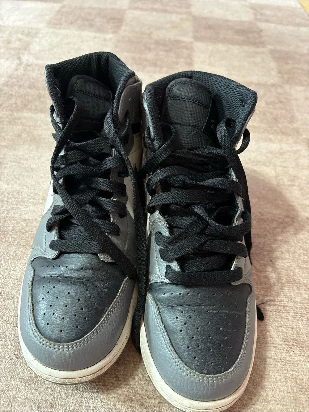 Nike Air Jordan Kids High-Top Sneakers in Gray, White and Black